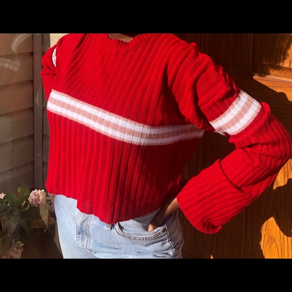 Rue 21 Long Sleeved Crop Top - Picture 2 of 3